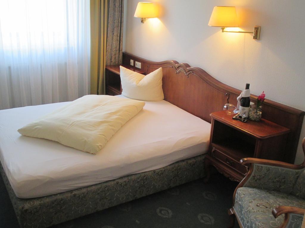 Adler Golf-& Tagungshotel Harth-Poellnitz Esterno foto