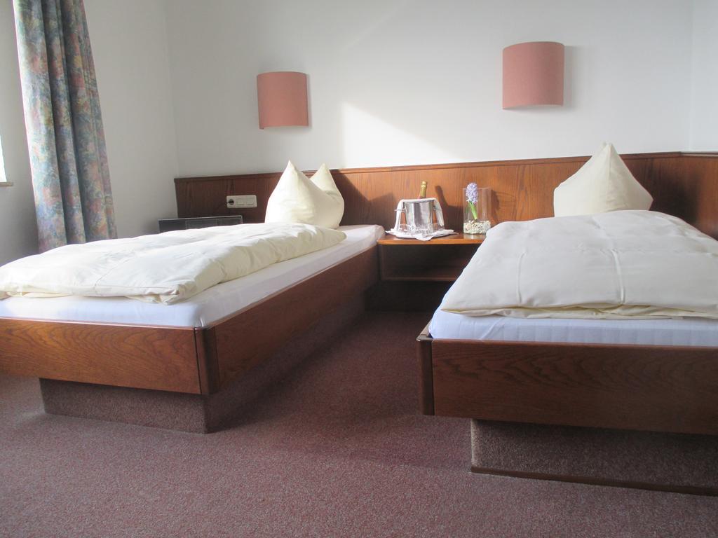 Adler Golf-& Tagungshotel Harth-Poellnitz Esterno foto