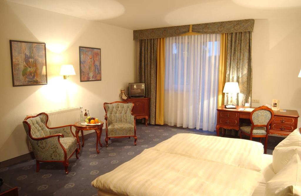 Adler Golf-& Tagungshotel Harth-Poellnitz Esterno foto