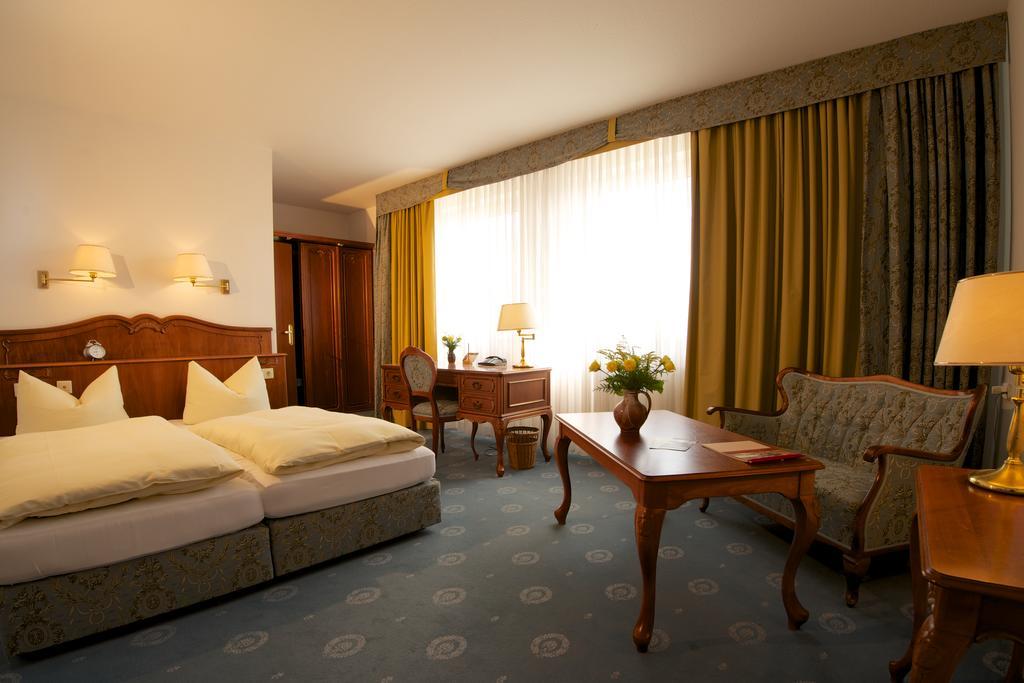 Adler Golf-& Tagungshotel Harth-Poellnitz Esterno foto