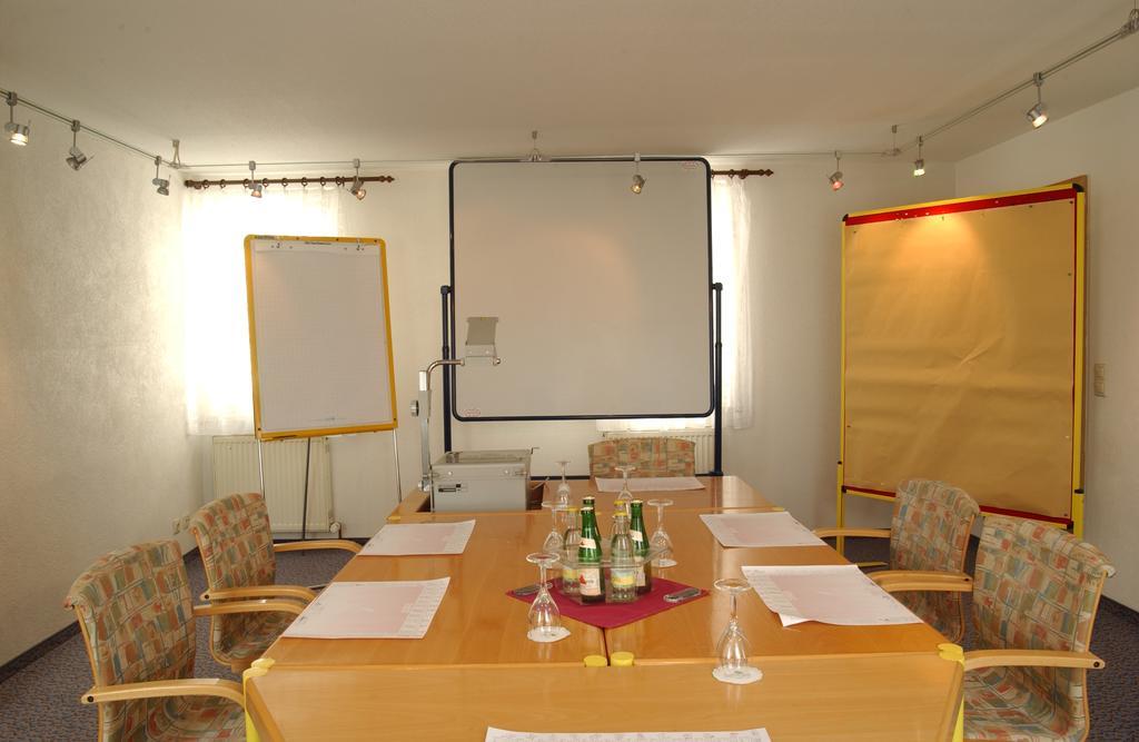 Adler Golf-& Tagungshotel Harth-Poellnitz Esterno foto